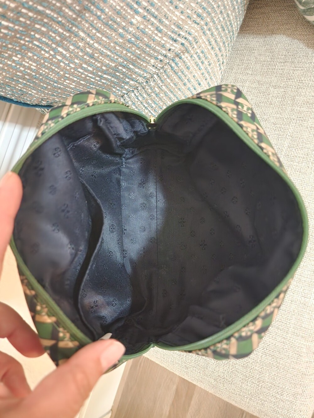 Tory Burch Green, Navy & Cream Geometric Logo Cosmetic Pouch - Picture 10 of 16